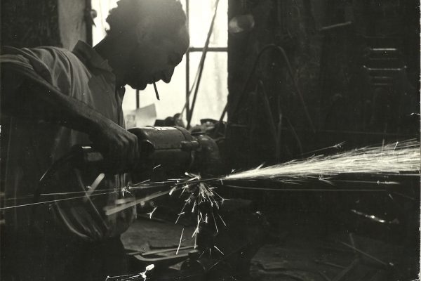 Adriaan slijpt Adriaan slijpt